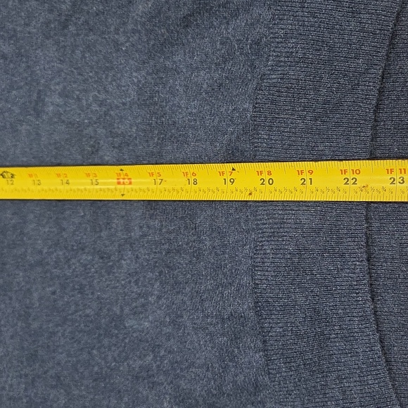 Tahari Super Soft Cashmere Navy Crewneck Sweater - Picture 5 of 6